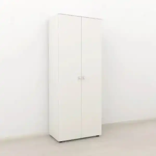 Armario alto blanco con puertas 