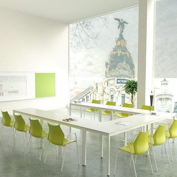 Mesa para sala de reuniones o de formacin  - Sala de reuniones compuesta con mesas de estructura metlica 
y tablero de melamina disponible en varios acabados, con medidas
desde los 100 a 200cm.