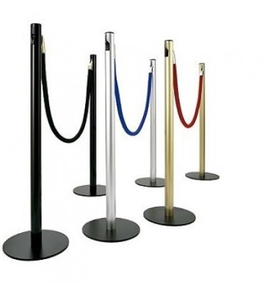 Postes separadores de espacios de cordn - Postes separadores para delimitar el espacio de cordn.
Poste separador de aluminio con base metlica negra,
resistente y de gran estabilidad, para separaciones
de reas y guiado peatonal.
 Disponible en 3 colores:
negro, plata y oro.
 Cordn de 150 cm.
Fabricado en Espaa, mxima garanta.